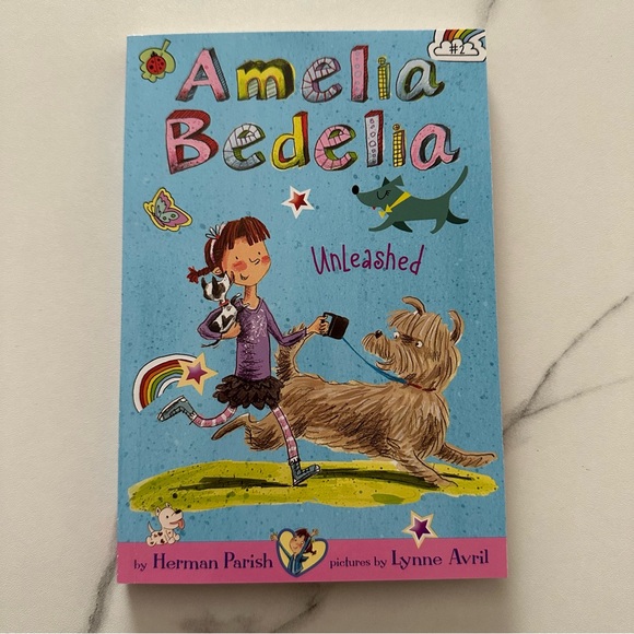 Like New - Amelia Bedelia set of 4 - Picture 6 of 7